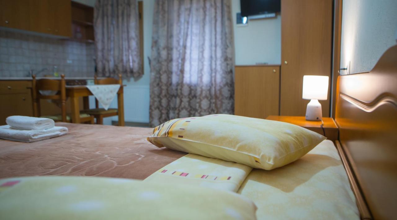 Appartamento Avgi Káto Loutrákion Esterno foto